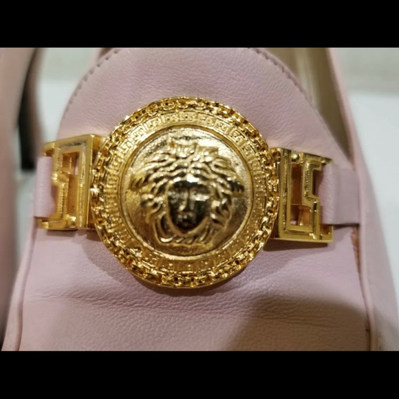 Vintage Versace lambskin 3” Pumps SOLD - Picture 3 of 9